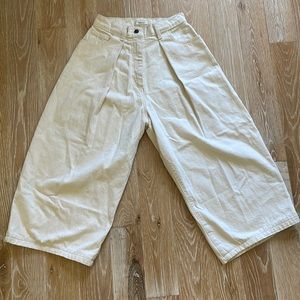 Totokaelo High Waisted Wide Leg Off White Cropped Pants Size 27